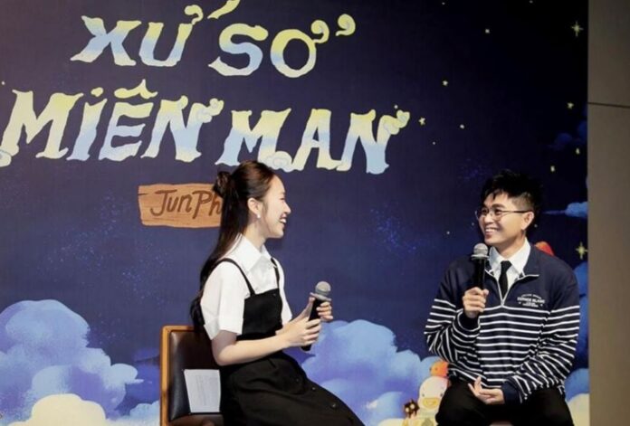 Nghệ sĩ 'lấn sân' sang văn chương: Khẳng định tài năng, lan tỏa văn hóa đọc Nghệ sĩ 'lấn sân' sang văn chương: Khẳng định tài năng, lan tỏa văn hóa đọc