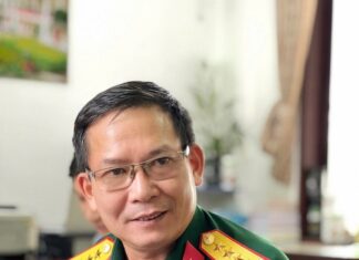 Hý họa đời mình và bạn văn chương – Tác giả: Nhà văn Nguyễn Minh Đức Hý họa đời mình và bạn văn chương - Tác giả: Nhà thơ Nguyễn Minh Đức