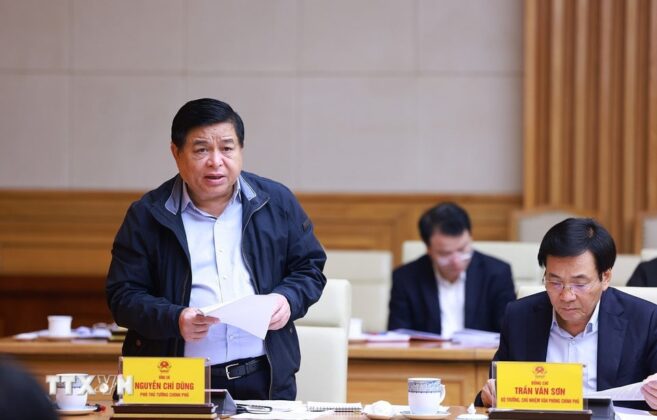 Ph&oacute; Thủ tướng Nguyễn Ch&iacute; Dũng, Tổ trưởng Tổ bi&ecirc;n tập của Tiểu ban kinh tế-x&atilde; hội Đại hội XIV ph&aacute;t biểu.