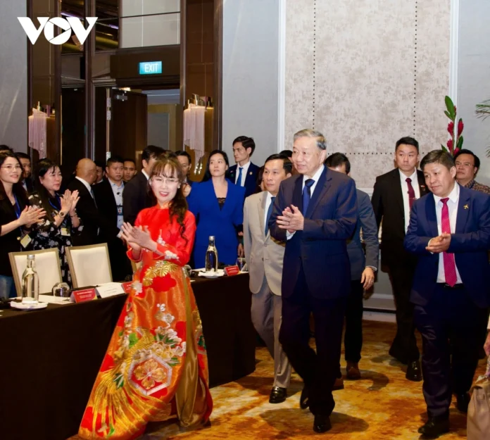 Tổng Bí thư chứng kiến Vietjet công bố đường bay thẳng Singapore - Phú Quốc Tổng Bí thư chứng kiến Vietjet công bố đường bay thẳng Singapore - Phú Quốc