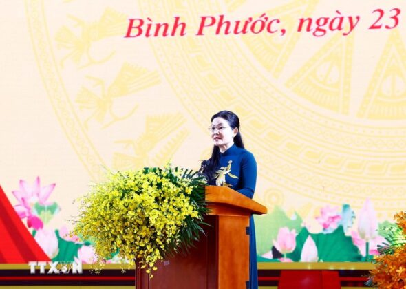 B&iacute; thư Tỉnh ủy B&igrave;nh Phước T&ocirc;n Ngọc Hạnh tr&igrave;nh b&agrave;y diễn văn kỷ niệm.