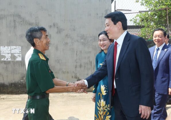 Chủ tịch nước Lương Cường đến thăm cựu chiến binh Nguyễn Phương Mỹ (phường T&acirc;n Đồng, th&agrave;nh phố Đồng Xo&agrave;i, tỉnh B&igrave;nh Phước).