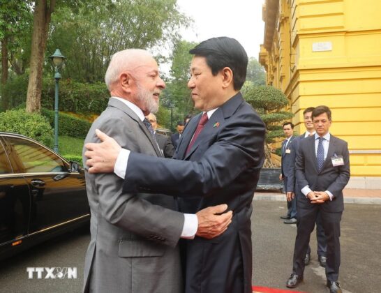Chủ tịch nước Lương Cường đ&oacute;n Tổng thống Brazil Luiz In&aacute;cio Lula da Silva.