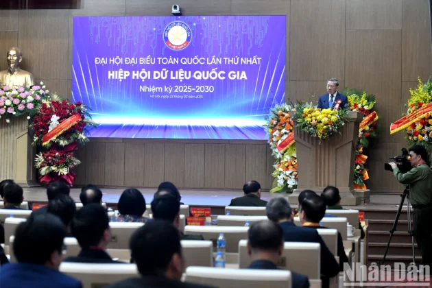 Tổng B&iacute; thư T&ocirc; L&acirc;m ph&aacute;t biểu chỉ đạo Đại hội.