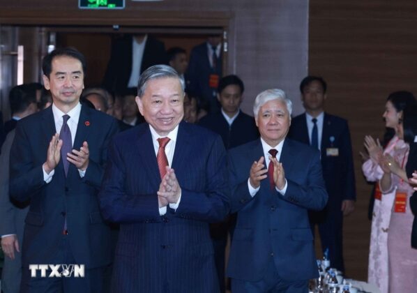 Tổng B&iacute; thư T&ocirc; L&acirc;m dự chương tr&igrave;nh Gặp gỡ lưu học sinh, sinh vi&ecirc;n Việt Nam-Trung Quốc c&aacute;c thời kỳ. (Ảnh: Thống Nhất/TTXVN)