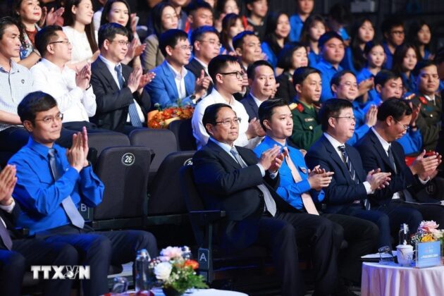 Thủ tướng Phạm Minh Ch&iacute;nh dự Lễ tuy&ecirc;n dương, trao giải thưởng Gương mặt trẻ Việt Nam ti&ecirc;u biểu năm 2024. (Ảnh: Dương Giang/TTXVN)