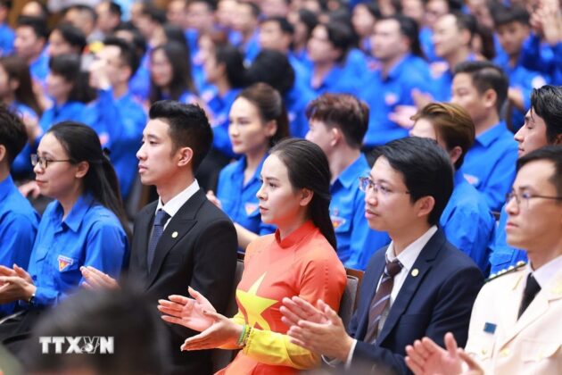 C&aacute;c đại biểu thanh ni&ecirc;n tham dự đối thoại.