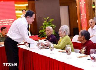 Chủ tịch Quốc hội gặp mặt Mẹ Việt Nam Anh hùng thành phố Cần Thơ và tỉnh Hậu Giang