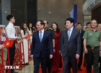 Chủ tịch nước Lương Cường dự hội thảo khoa học về vai trò của ngoại giao