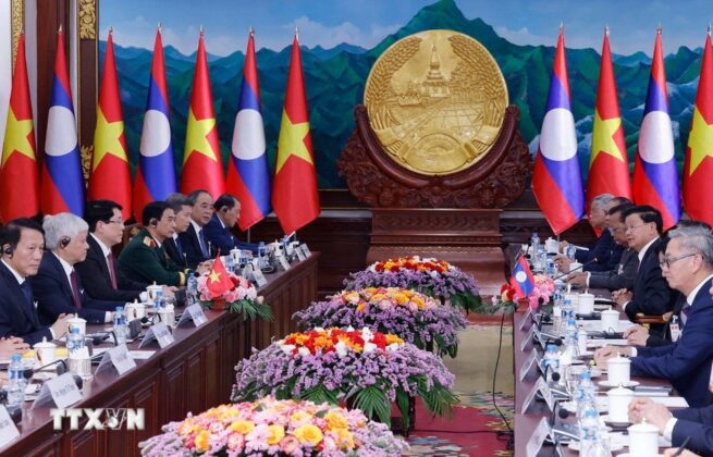 Chủ tịch nước Lương Cường hội đ&agrave;m với Tổng B&iacute; thư, Chủ tịch nước L&agrave;o Thongloun Sisoulith.