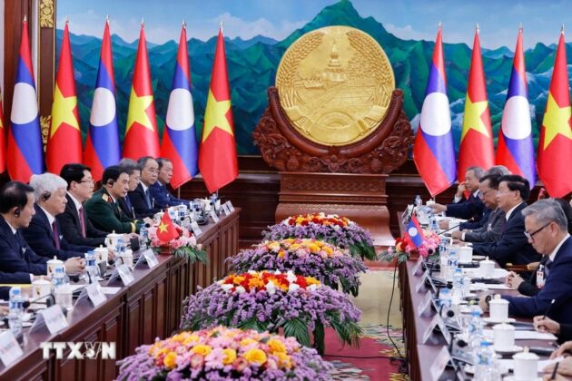 Chủ tịch nước Lương Cường hội đ&agrave;m với Tổng B&iacute; thư, Chủ tịch nước L&agrave;o Thongloun Sisoulith.