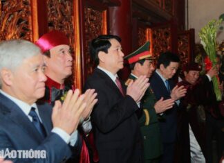Chủ tịch nước Lương Cường dâng hương tưởng nhớ các Vua Hùng