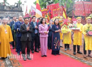 Khai mạc Lễ hội Đền Thánh Nguyễn và đón nhận danh hiệu Di sản văn hóa phi vật thể Quốc gia