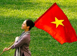 Lương Thùy Linh tái hiện hình ảnh phụ nữ kiên cường với áo bà ba Nam bộ