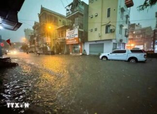 Mưa dông, lốc sét xảy ra tại nhiều địa phương khiến 9 người thương vong Mưa dông, lốc sét xảy ra tại nhiều địa phương khiến 9 người thương vong