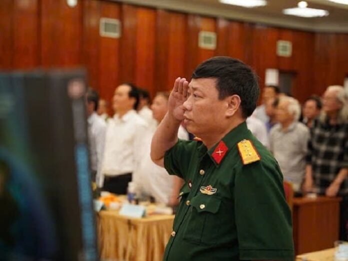 Văn nghệ sĩ, nhà báo với Trường Sơn huyền thoại - Tác giả: Nhà văn Phùng Văn Khai Văn nghệ sĩ, nhà báo với Trường Sơn huyền thoại - Tác giả: Nhà văn Phùng Văn Khai