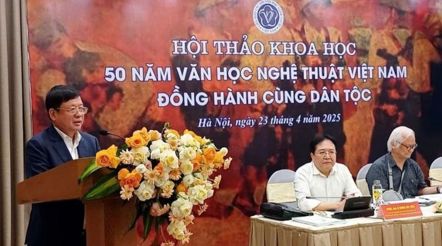 Hội thảo khoa học '50 năm Văn học nghệ thuật Việt Nam đồng hành cùng dân tộc'