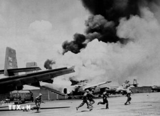 Ngày 17/4/1975: Thông tin rõ về nhiệm vụ đánh phá các sân bay địch