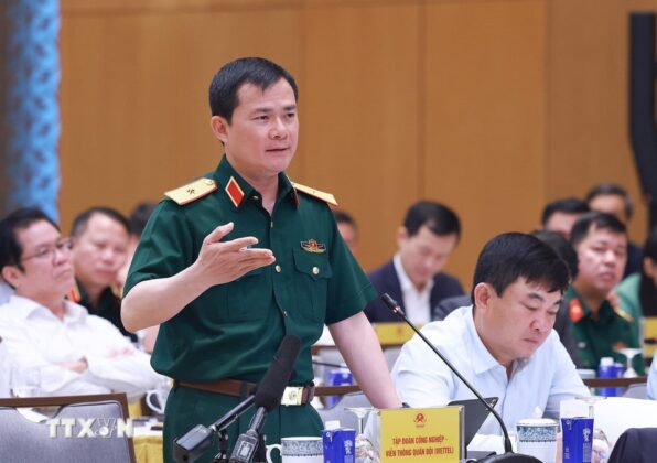Thiếu tướng T&agrave;o Đức Thắng - Chủ tịch ki&ecirc;m Tổng Gi&aacute;m đốc Tập đo&agrave;n C&ocirc;ng nghiệp-Viễn th&ocirc;ng Qu&acirc;n đội ph&aacute;t biểu.