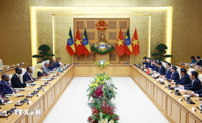 Thủ tướng Phạm Minh Ch&iacute;nh hội đ&agrave;m với Thủ tướng Ethiopia Abiy Ahmed Ali.