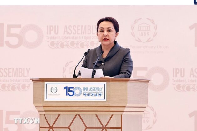 Chủ tịch Thượng viện Uzbekistan Tanzila Narbaeva ph&aacute;t biểu khai mạc.