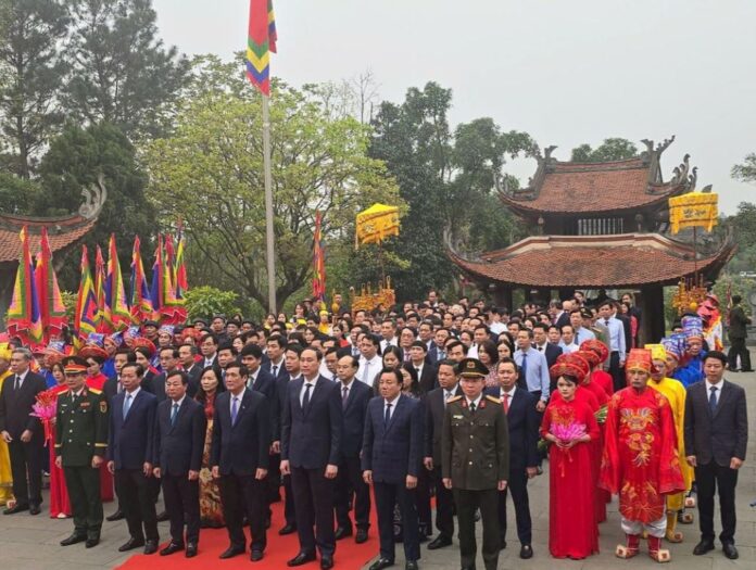 Linh thiêng Lễ dâng hương giỗ Quốc Tổ Lạc Long Quân và Tổ Mẫu Âu Cơ