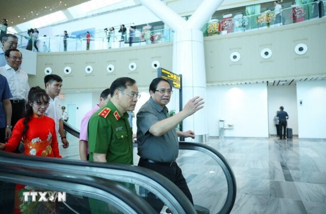Thủ tướng Phạm Minh Ch&iacute;nh thăm c&ocirc;ng tr&igrave;nh Nh&agrave; ga T3 Cảng h&agrave;ng kh&ocirc;ng quốc tế T&acirc;n Sơn Nhất, Th&agrave;nh phố Hồ Ch&iacute; Minh.