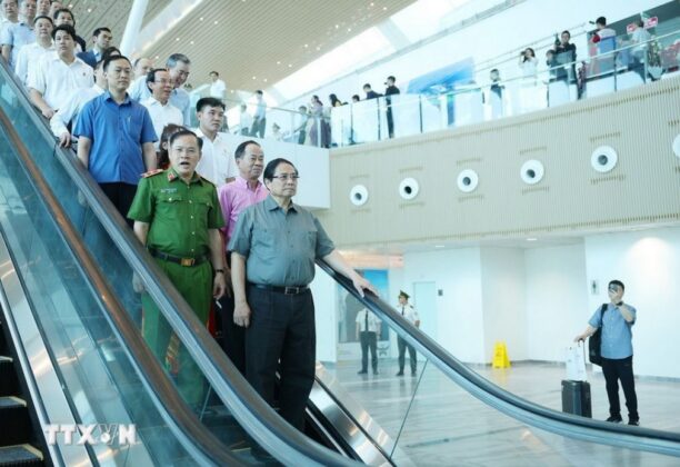 Thủ tướng Phạm Minh Ch&iacute;nh thăm c&ocirc;ng tr&igrave;nh Nh&agrave; ga T3 Cảng h&agrave;ng kh&ocirc;ng quốc tế T&acirc;n Sơn Nhất, Th&agrave;nh phố Hồ Ch&iacute; Minh.