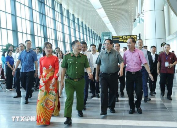 Thủ tướng Phạm Minh Ch&iacute;nh thăm c&ocirc;ng tr&igrave;nh Nh&agrave; ga T3 Cảng h&agrave;ng kh&ocirc;ng quốc tế T&acirc;n Sơn Nhất, Th&agrave;nh phố Hồ Ch&iacute; Minh.