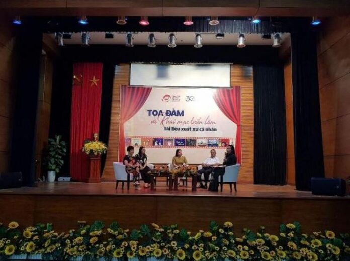 Trưng bày gần 200 hình ảnh, tài liệu lưu trữ của 8 văn nghệ sỹ tiêu biểu Trưng bày gần 200 hình ảnh, tài liệu lưu trữ của 8 văn nghệ sỹ tiêu biểu