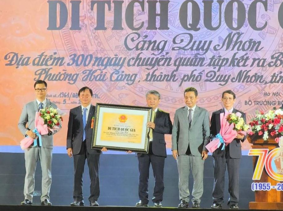 Đón nhận Bằng Di tích quốc gia 'Cảng Quy Nhơn - Địa điểm 300 ngày chuyển quân tập kết ra Bắc'
