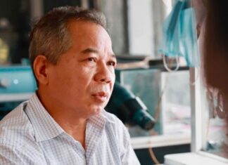 Người thắp lửa trái tim mình trên đá – Tác giả: Nguyễn Đình Xán Người thắp lửa trái tim mình trên đá - Tác giả: Nguyễn Đình Xán