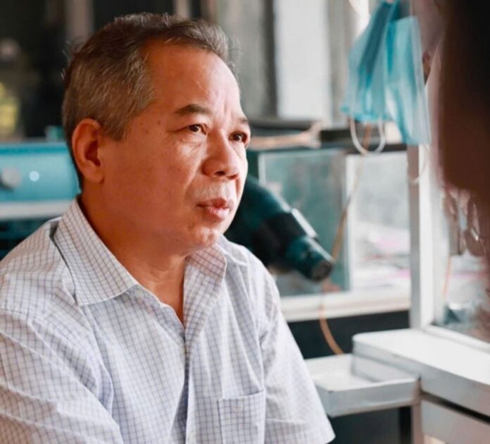 Người thắp lửa trái tim mình trên đá - Tác giả: Nguyễn Đình Xán Người thắp lửa trái tim mình trên đá - Tác giả: Nguyễn Đình Xán