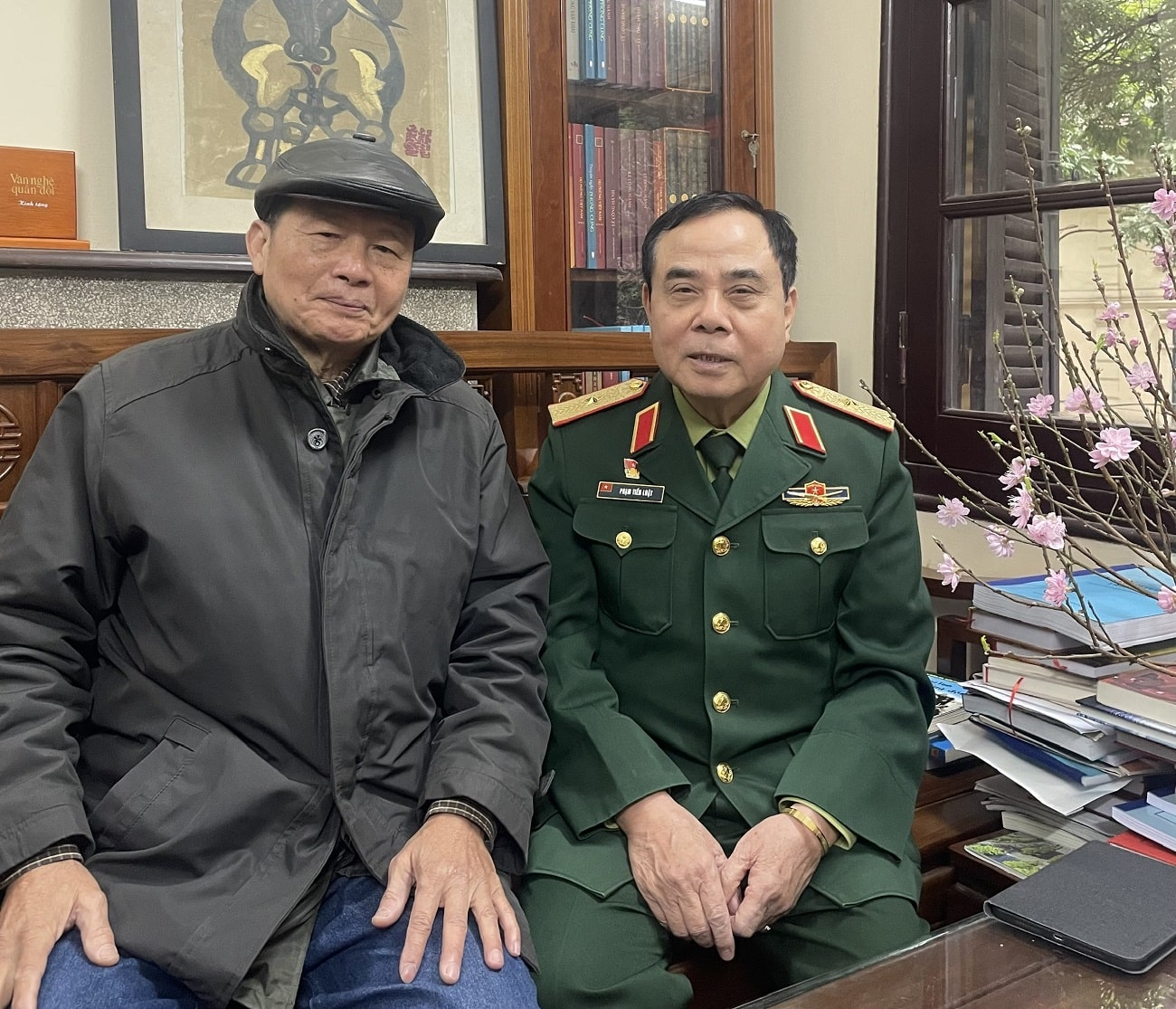 Nhà thơ Nguyễn Ma Lôi và Thiếu tướng Phạm Tiến Luật