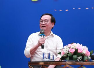 Nhà văn Nguyễn Nhật Ánh: ‘Sống để viết và viết để sống’ Nhà văn Nguyễn Nhật Ánh: 'Sống để viết và viết để sống'