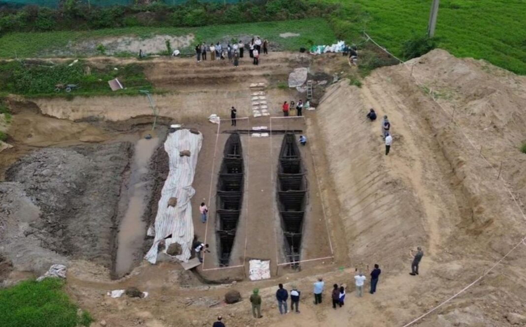 Hé lộ giá trị 2 chiếc thuyền cổ vừa được khai quật tại Bắc Ninh Hé lộ giá trị 2 chiếc thuyền cổ vừa được khai quật tại Bắc Ninh