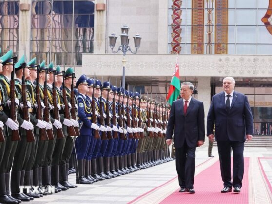 To&agrave;n cảnh lễ đ&oacute;n Tổng B&iacute; thư T&ocirc; L&acirc;m thăm cấp Nh&agrave; nước tới Belarus