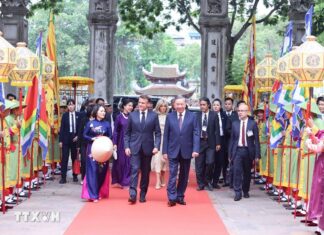 Tổng Bí thư Tô Lâm và Phu nhân cùng Tổng thống Pháp và Phu nhân thăm Văn Miếu-Quốc Tử Giám