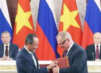 Vietnam Airlines và Ngân hàng Ngoại thương Nga ký hợp tác