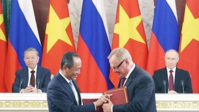 Vietnam Airlines và Ngân hàng Ngoại thương Nga ký hợp tác
