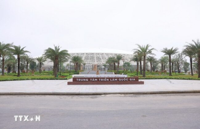 C&ocirc;ng vi&ecirc;n Nỏ thần trong khu&ocirc;n vi&ecirc;n Trung t&acirc;m Hội chợ Triển l&atilde;m Quốc gia tại huyện Đ&ocirc;ng Anh, H&agrave; Nội.