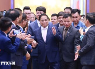 Thủ tướng tọa đàm với doanh nghiệp về phát triển kinh tế tư nhân