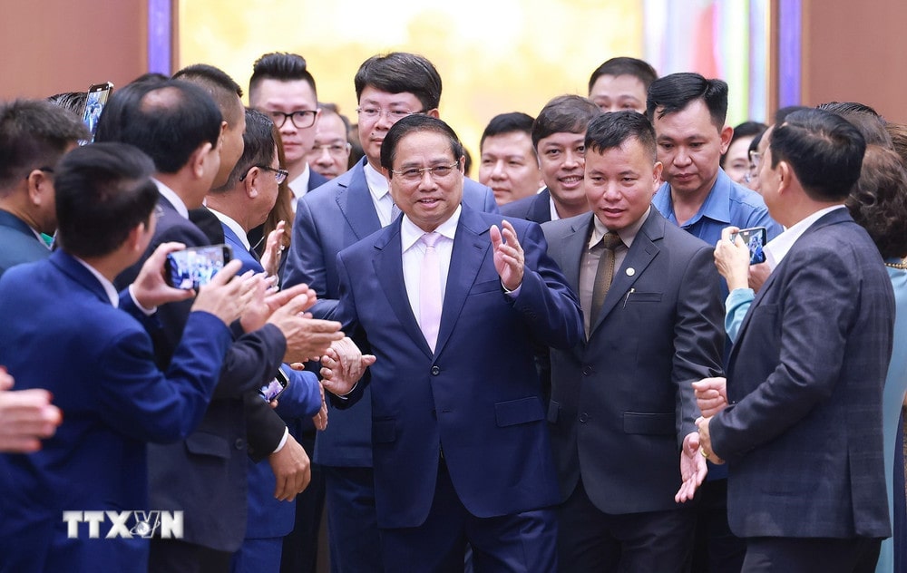 Thủ tướng tọa đàm với doanh nghiệp về phát triển kinh tế tư nhân Thủ tướng tọa đàm với doanh nghiệp về phát triển kinh tế tư nhân
