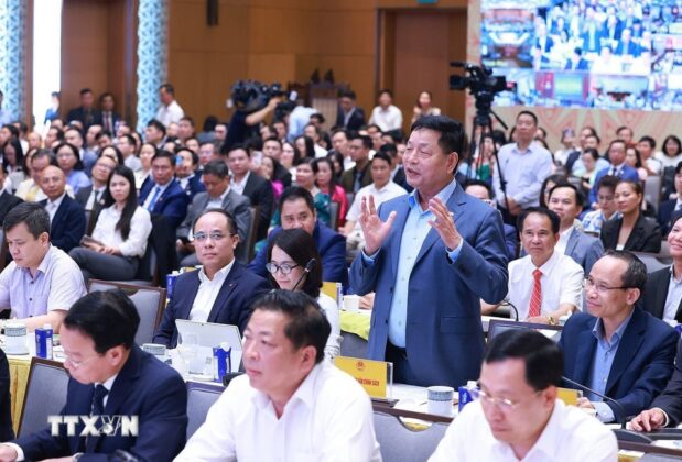 &Ocirc;ng Trương Gia B&igrave;nh, Chủ tịch Hội đồng quản trị FPT ph&aacute;t biểu.