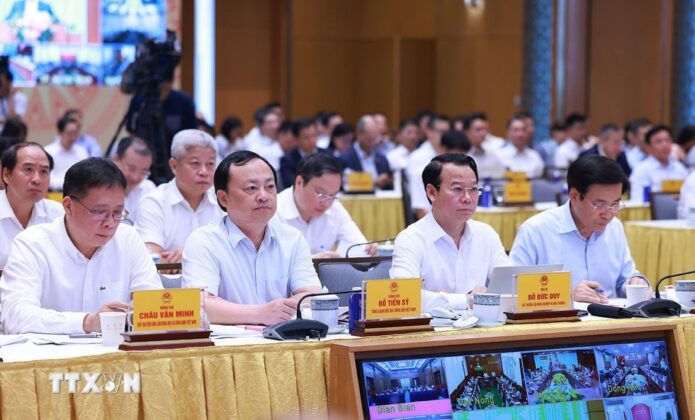 C&aacute;c đại biểu tham dự Phi&ecirc;n họp thứ hai của Ban Chỉ đạo về ph&aacute;t triển khoa học, c&ocirc;ng nghệ, đổi mới s&aacute;ng tạo, chuyển đổi số v&agrave; Đề &aacute;n 06.
