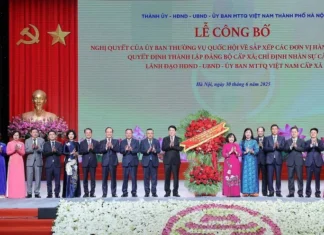 Hà Nội công bố 126 đơn vị hành chính xã, phường mới cùng đội ngũ cán bộ chủ chốt