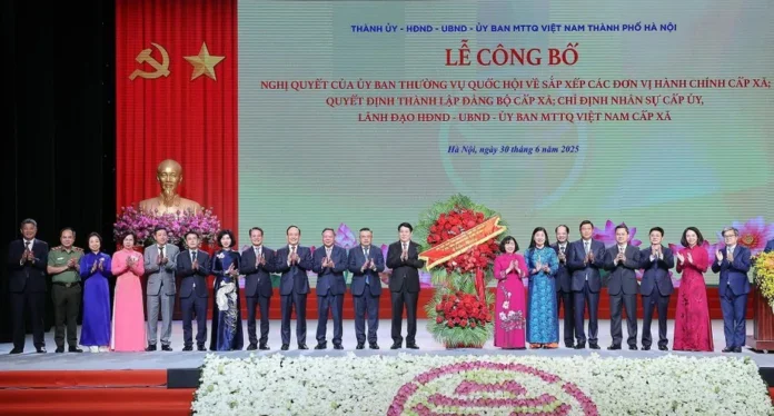 Hà Nội công bố 126 đơn vị hành chính xã, phường mới cùng đội ngũ cán bộ chủ chốt