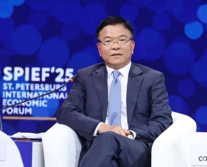Phó Thủ tướng Lê Thành Long đối thoại về các vấn đề nóng tại Diễn đàn Kinh tế quốc tế Saint Petersburg, LB Nga