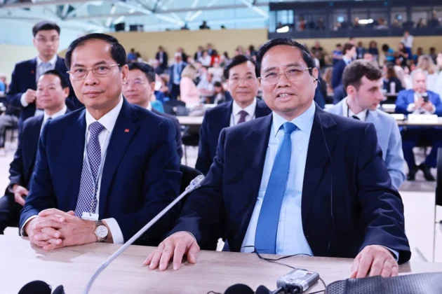 S&aacute;ng 9/6, Thủ tướng Phạm Minh Ch&iacute;nh đ&atilde; dự phi&ecirc;n khai mạc Hội nghị Đại dương Li&ecirc;n Hợp Quốc lần thứ 3. Hội nghị c&oacute; sự tham gia của hơn 120 quốc gia, hơn 50 nguy&ecirc;n thủ v&agrave; người đứng đầu ch&iacute;nh phủ c&aacute;c nước, l&atilde;nh đạo c&aacute;c tổ chức quốc tế v&agrave; 100.000 đại biểu tham dự c&aacute;c sự kiện li&ecirc;n quan. (Ảnh: TTXVN)