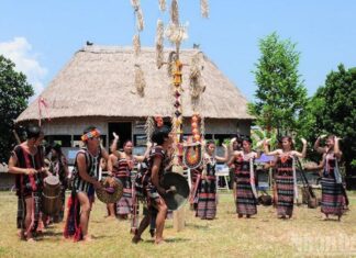 Độc đáo nghệ thuật trang trí cây nêu của đồng bào Cơ Tu